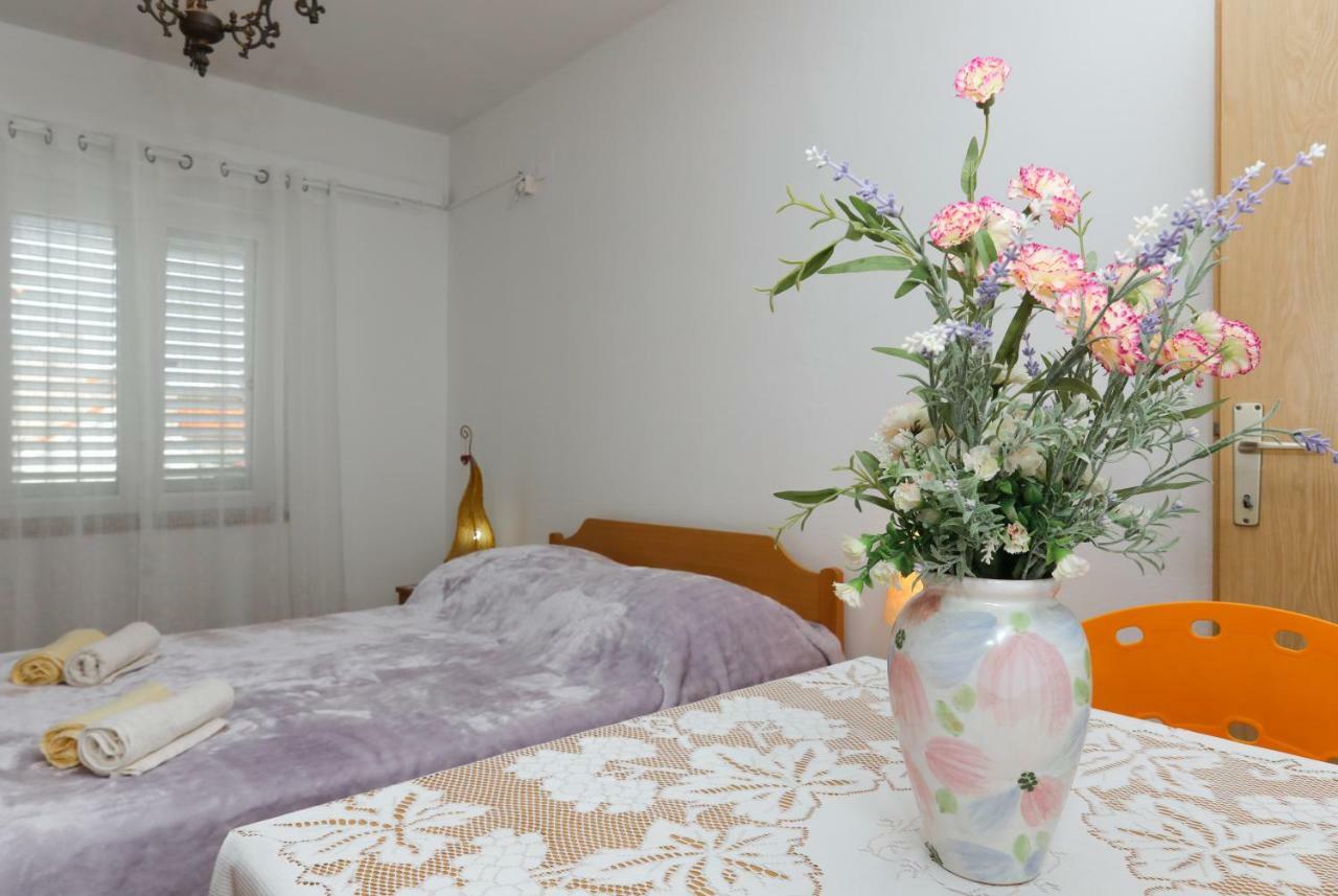 Studio Apartment Ana ซูเปตาร์ ภายนอก รูปภาพ