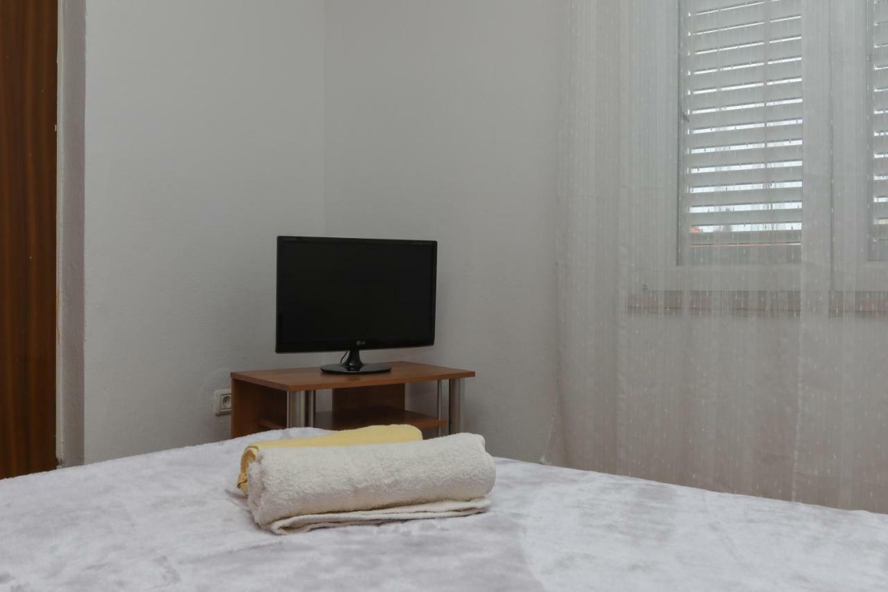 Studio Apartment Ana ซูเปตาร์ ภายนอก รูปภาพ