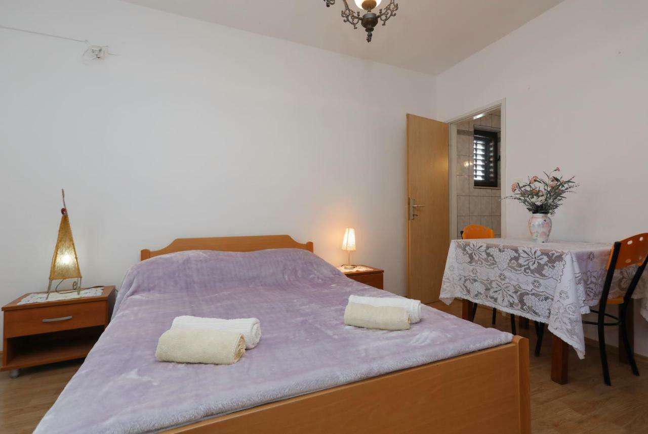 Studio Apartment Ana ซูเปตาร์ ภายนอก รูปภาพ